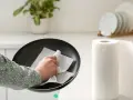 Ręczniki papierowe są pomocne w kuchni. Dowiedz się, gdzie wyrzucać ręczniki papierowe po użyciu.