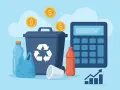 Kosz na śmieci z symbolem recyklingu, butelki, kubek, kalkulator i monety. Utylizacja co to? To sposób na oszczędzanie i zarabianie.