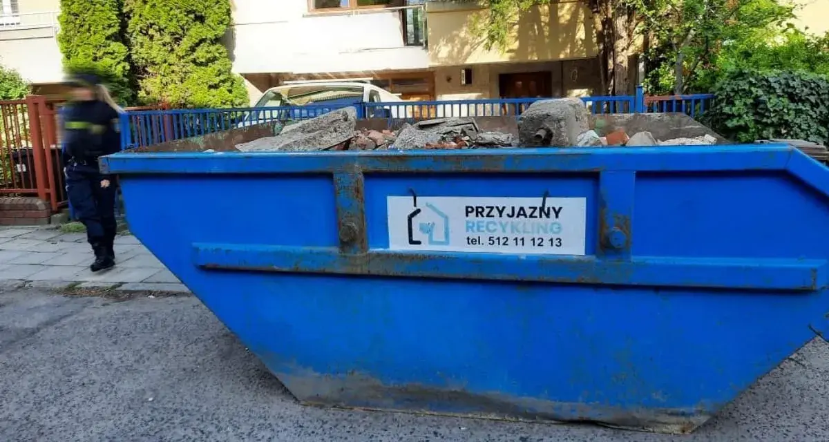 Gdzie wyrzucić stare meble? Legalnie, zarób lub oddaj!