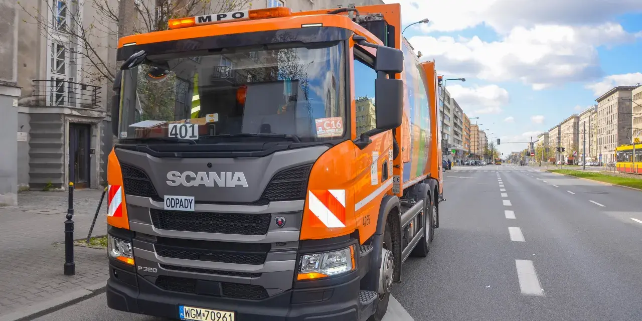 Kto wywozi śmieci w Warszawie? Firmy, harmonogram, zgłoszenia
