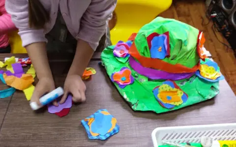 Jak zrobić kapelusz z recyklingu? Eko DIY dla dzieci i dorosłych