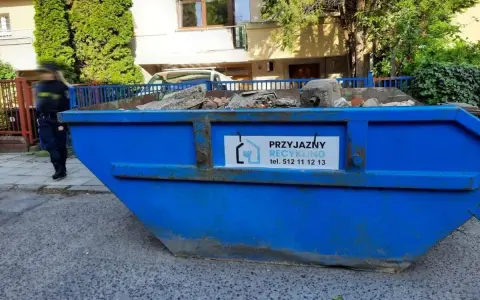 Gdzie wyrzucić stare meble? Legalnie, zarób lub oddaj!
