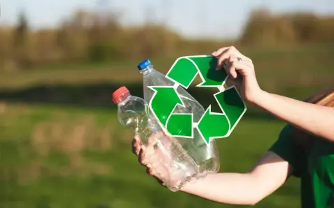 Odzysk a recykling: Czy wiesz, co naprawdę wrzucasz do kosza?