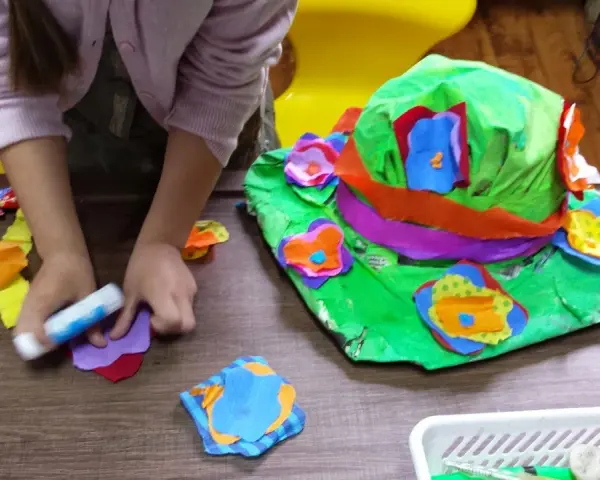 Jak zrobić kapelusz z recyklingu? Eko DIY dla dzieci i dorosłych