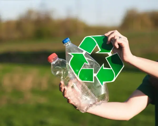Odzysk a recykling: Czy wiesz, co naprawdę wrzucasz do kosza?