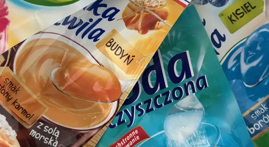 Opakowania po budyniu, kisielu i sodzie. Gdzie wyrzucić opakowanie po galaretce? Do plastiku lub papieru, zależnie od materiału.