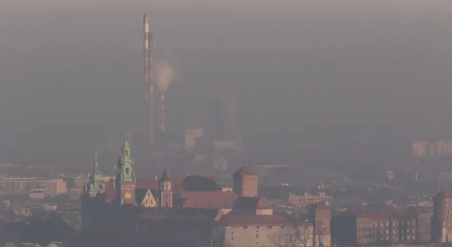 Smog w Krakowie: Dlaczego dusił? Przyczyny, walka, przyszłość